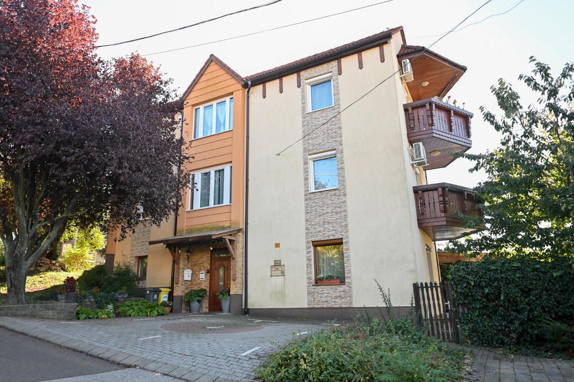 Bellavista 2 Apartman เอ็กเกอร์ ภายนอก รูปภาพ
