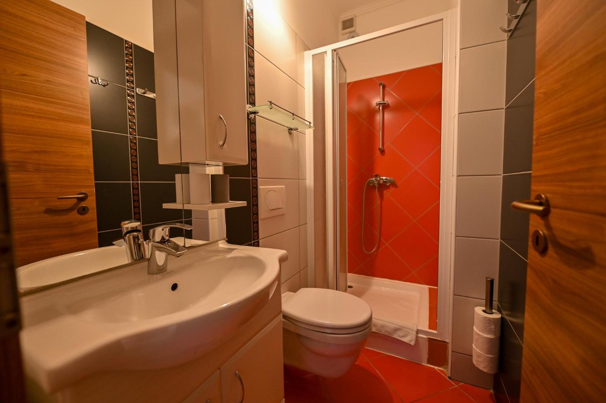 Bellavista 2 Apartman เอ็กเกอร์ ภายนอก รูปภาพ